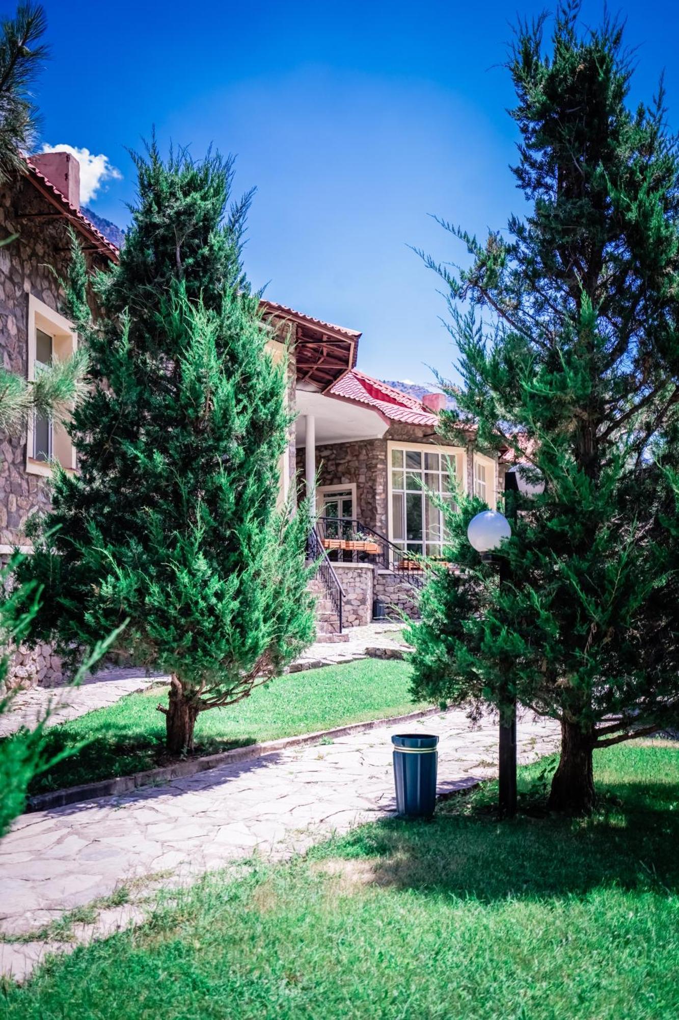 Chatcal Mountains Resort Burchmulla Εξωτερικό φωτογραφία