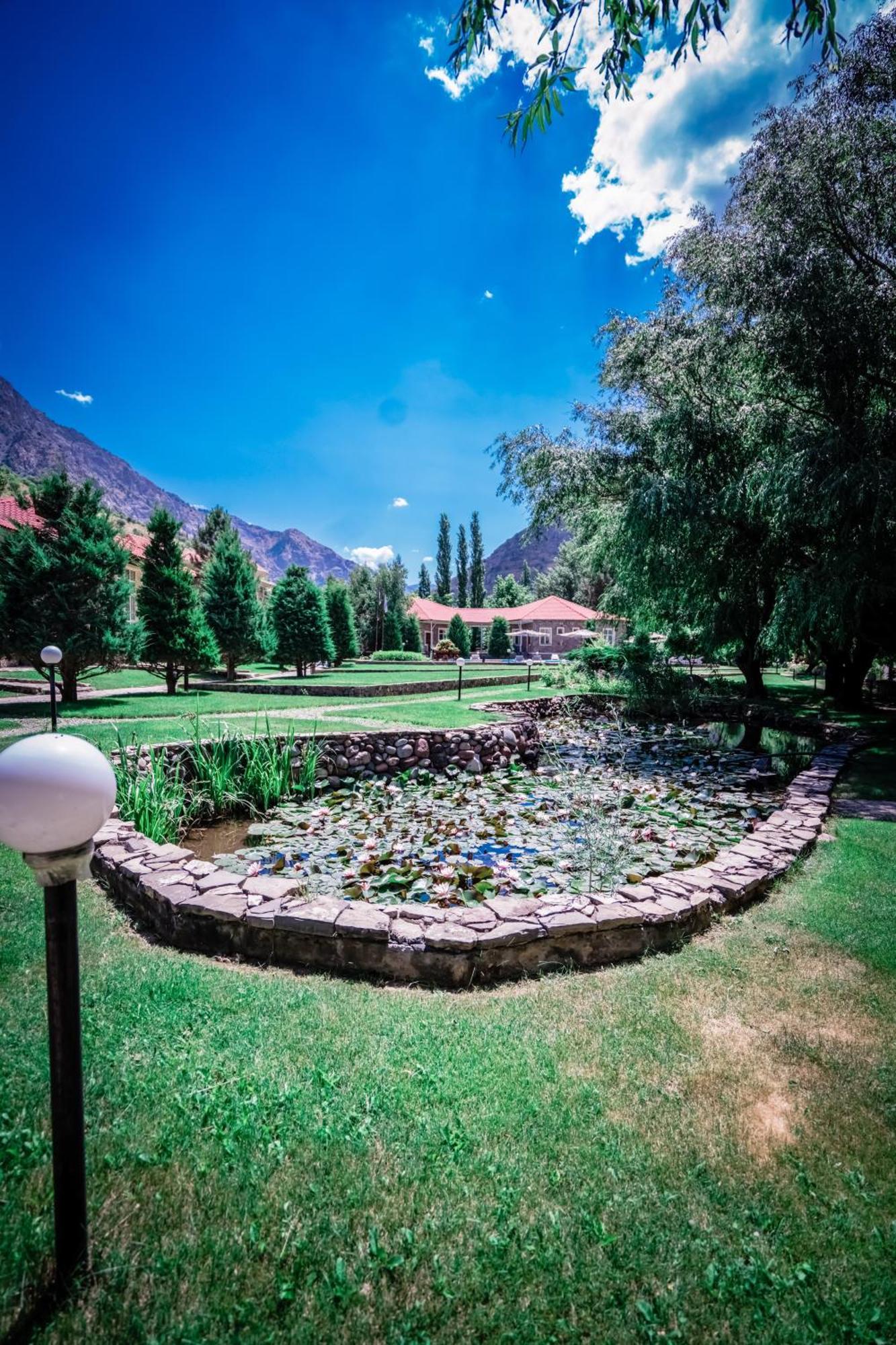 Chatcal Mountains Resort Burchmulla Εξωτερικό φωτογραφία