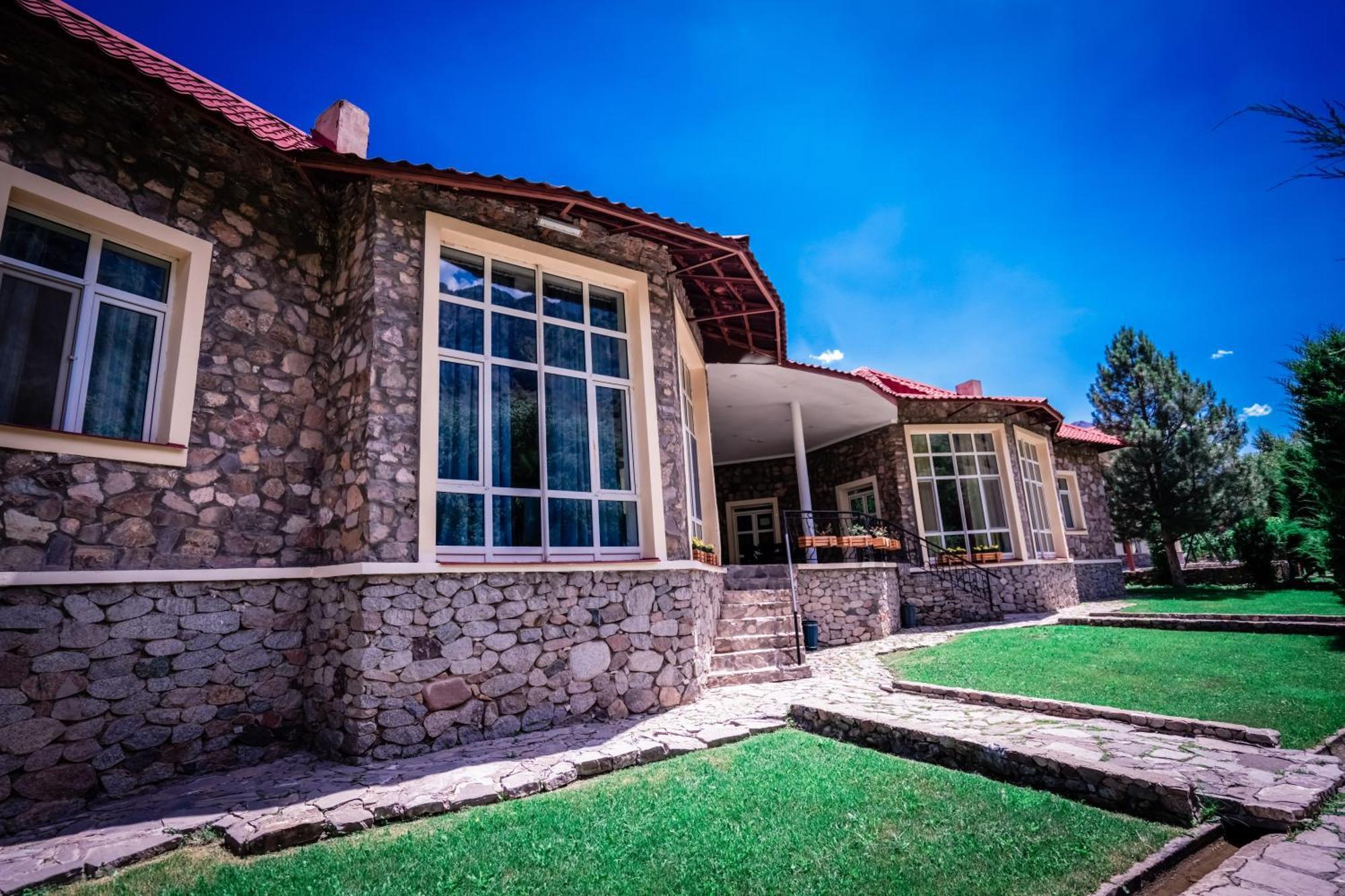 Chatcal Mountains Resort Burchmulla Εξωτερικό φωτογραφία